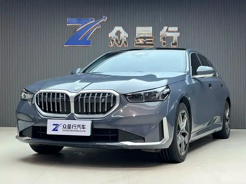 BMW i5 — фото 1