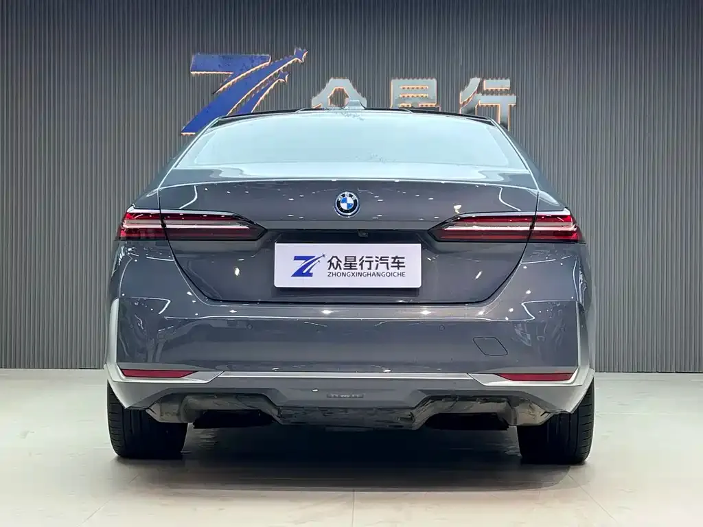 BMW i5 — фото 3