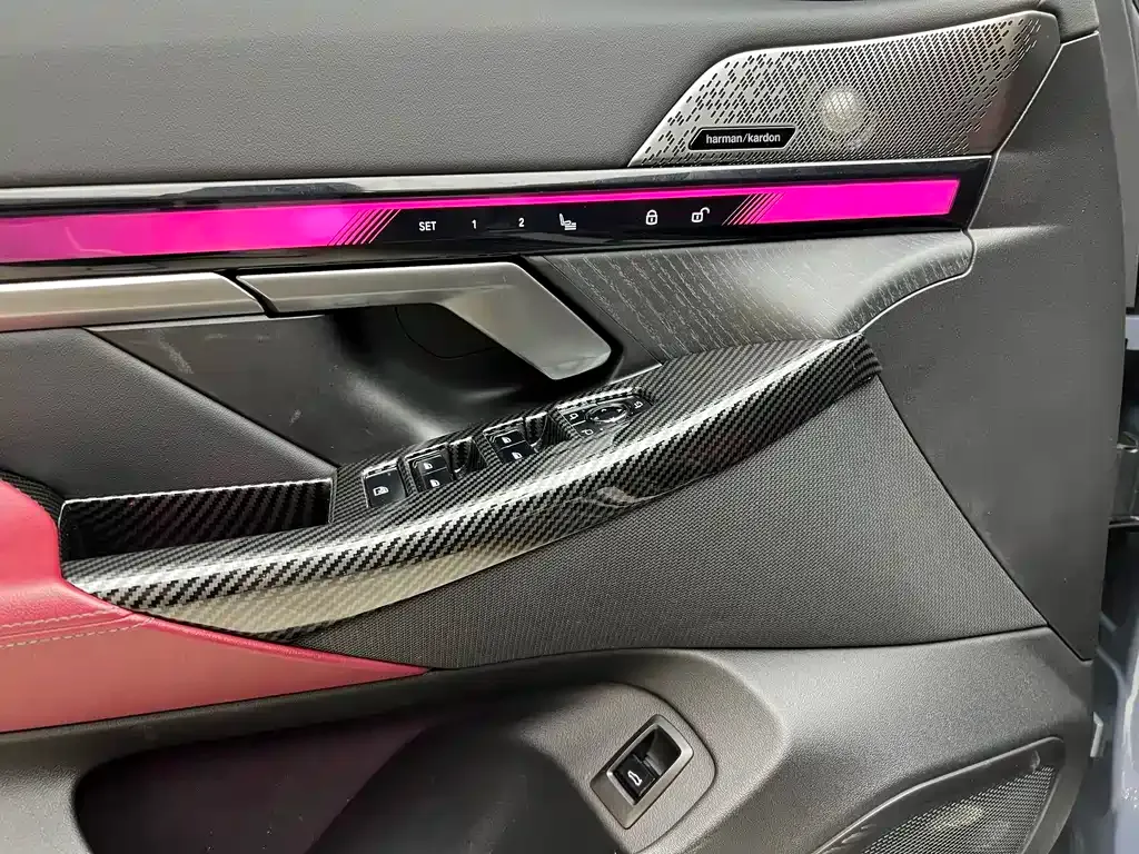 BMW i5 — фото 10