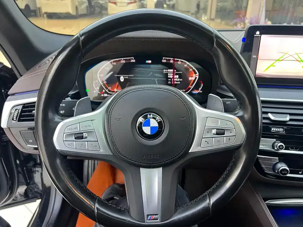 BMW 5 Series — фото 10