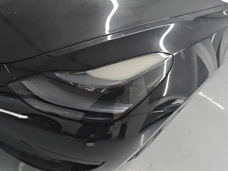 Tesla Model 3 — фото 4
