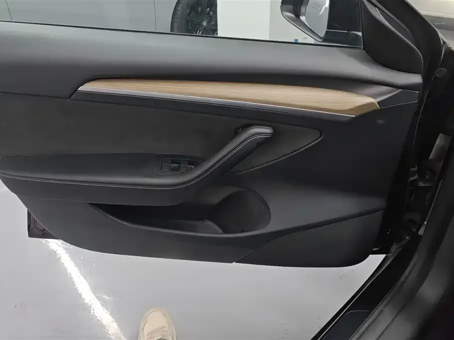 Tesla Model 3 — фото 6