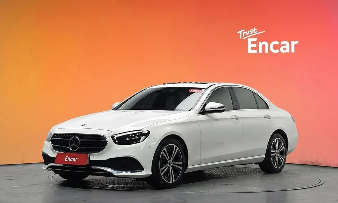 Mercedes-Benz E-Class — фото 1