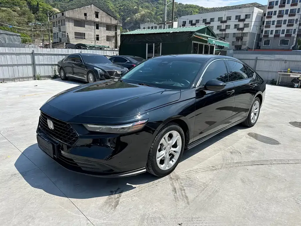 Honda Accord — фото 1
