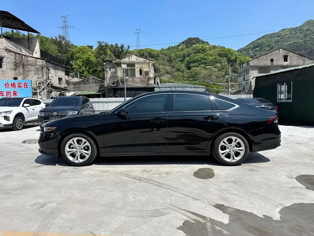 Honda Accord — фото 10
