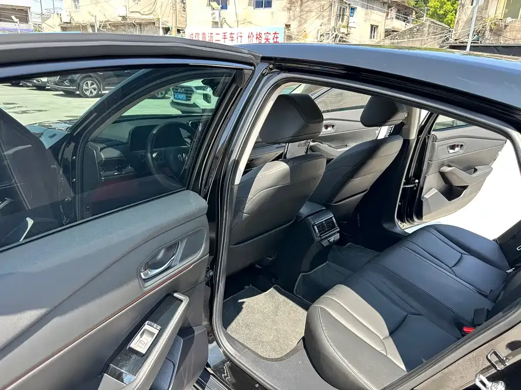 Honda Accord — фото 7