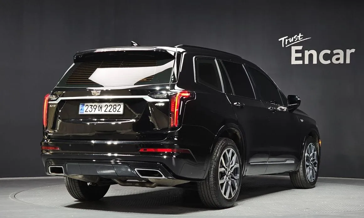 Cadillac XT6 — фото 8