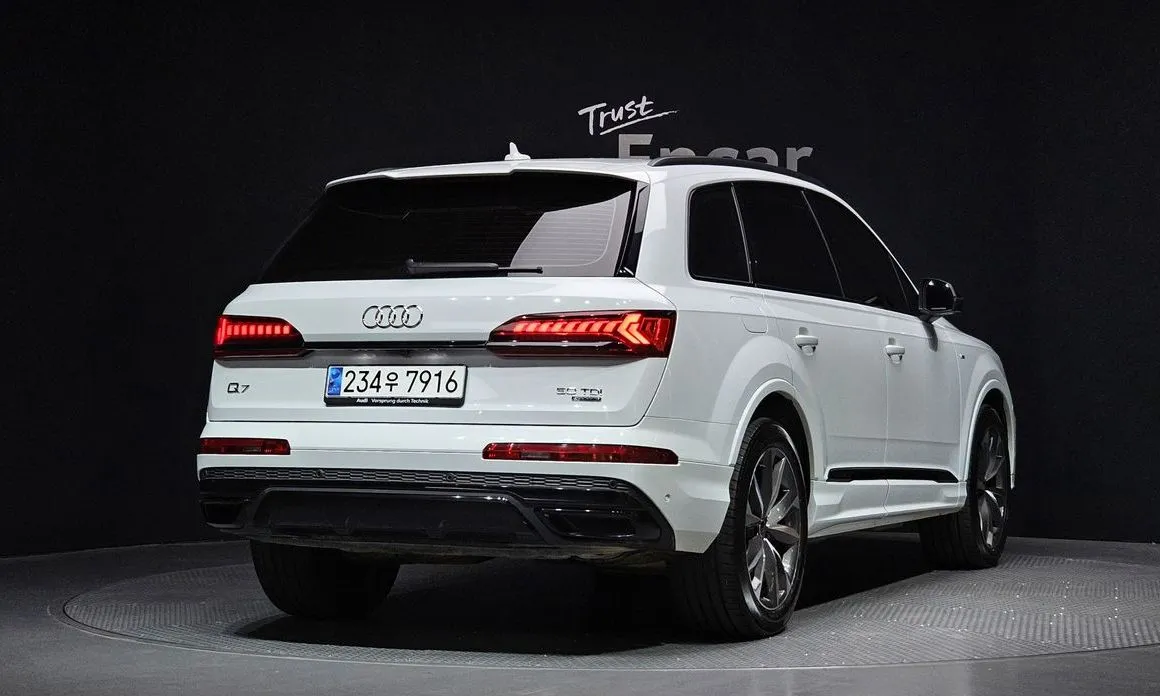 Audi Q7 — фото 2