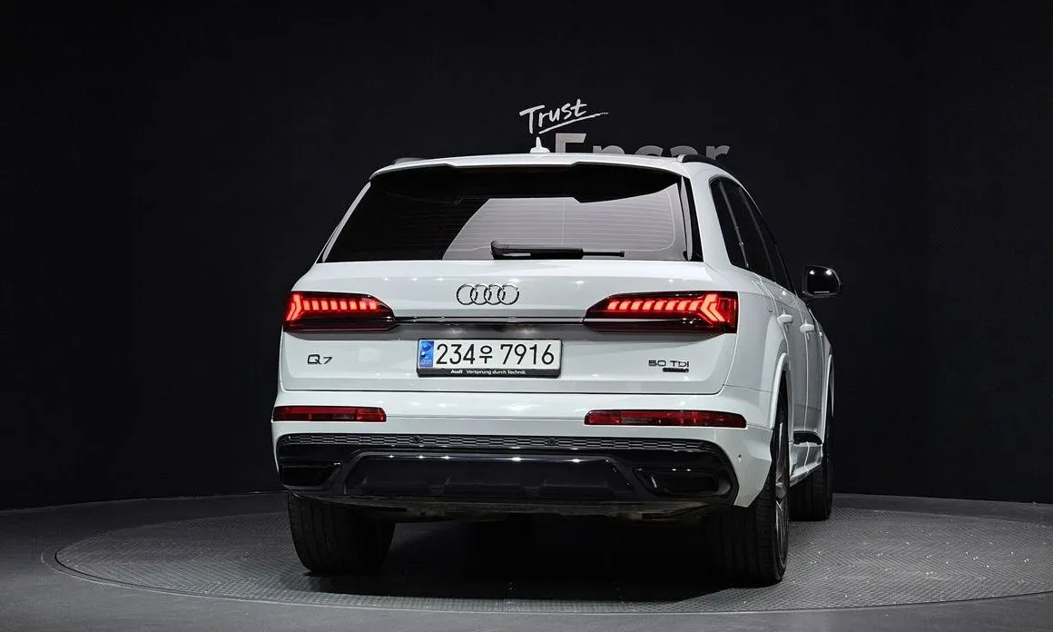 Audi Q7 — фото 5