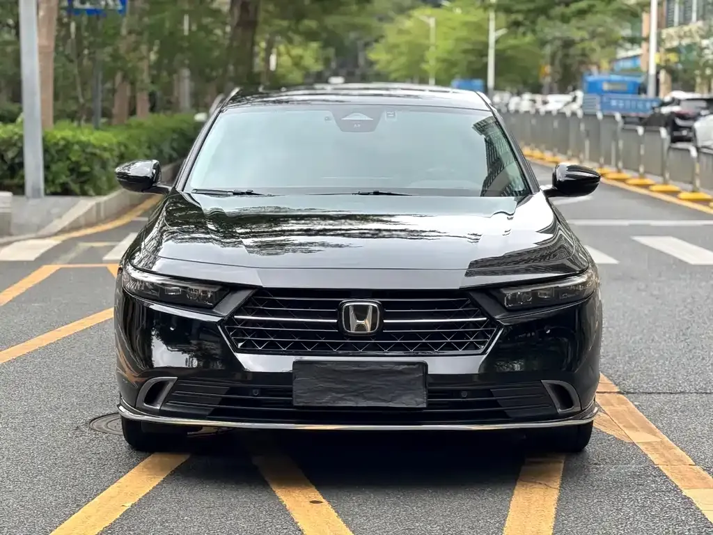 Honda Accord — фото 10