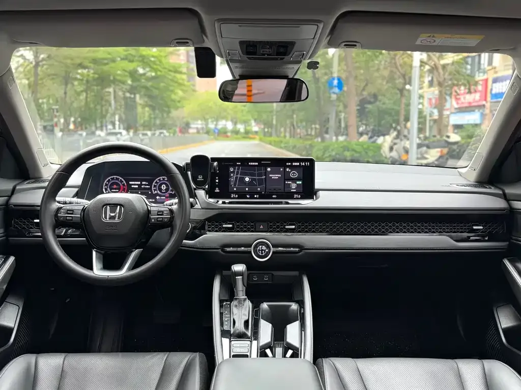 Honda Accord — фото 9