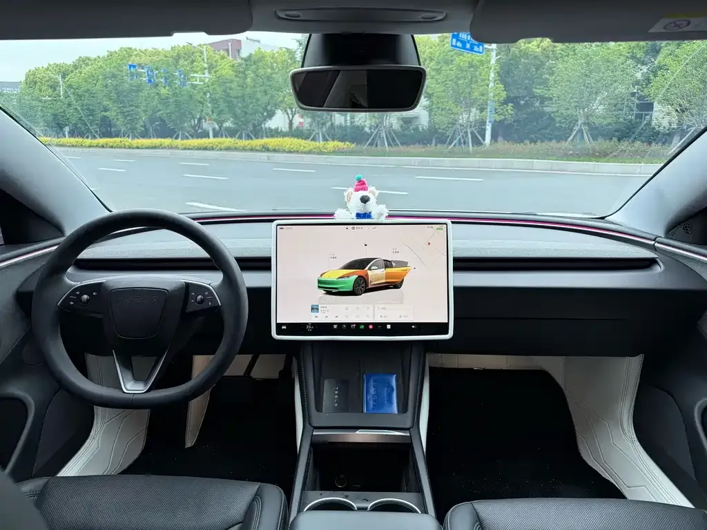 Tesla Model 3 — фото 5