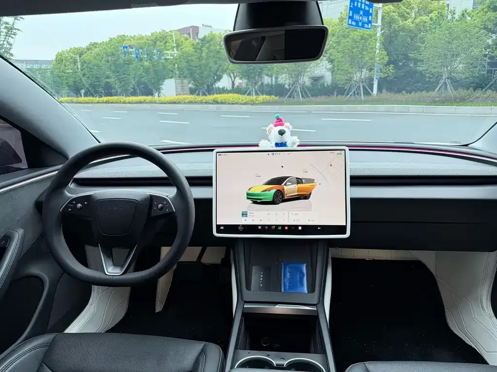 Tesla Model 3 — фото 3