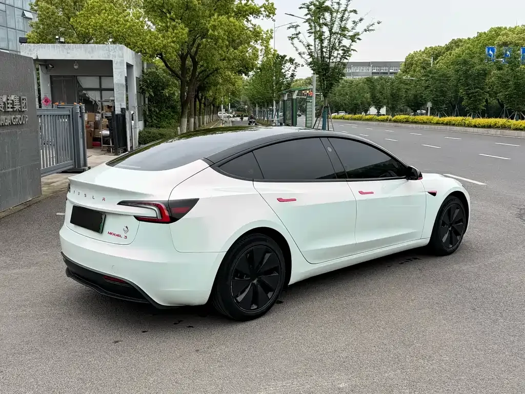 Tesla Model 3 — фото 6