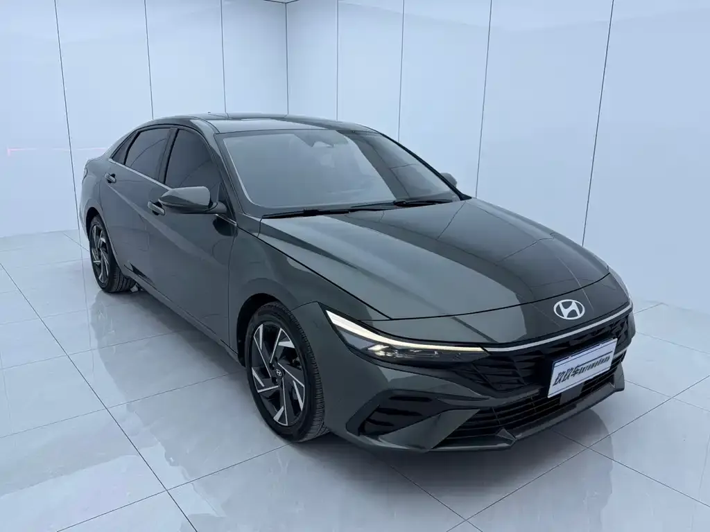 Hyundai Elantra — фото 2
