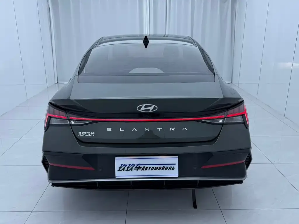 Hyundai Elantra — фото 3