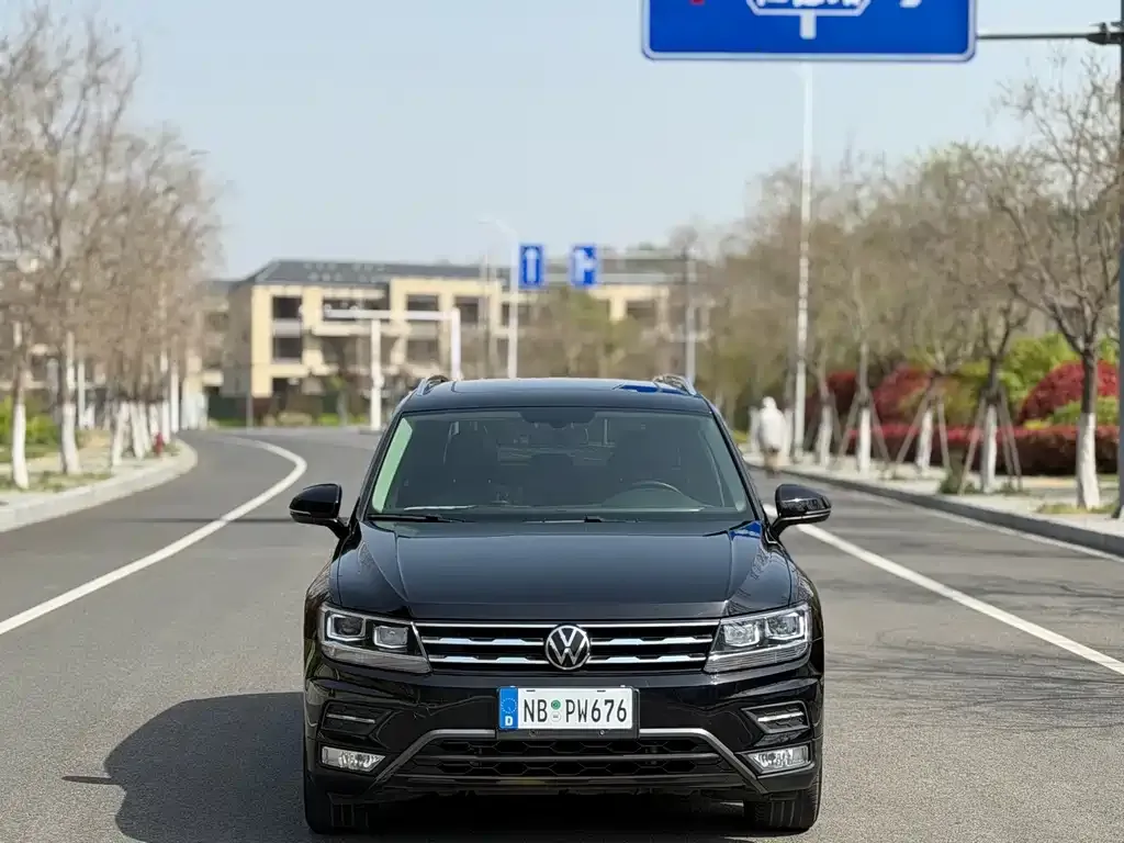 Volkswagen Tiguan L — фото 4