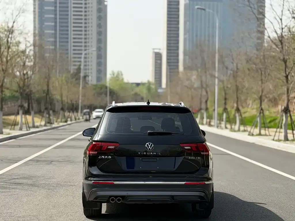 Volkswagen Tiguan L — фото 3