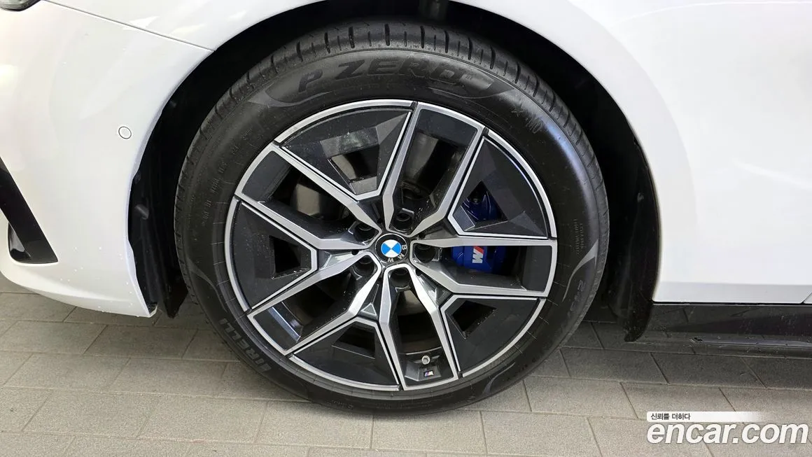 BMW i5 — фото 10