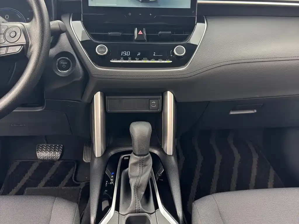 Toyota Corolla Cross — фото 2