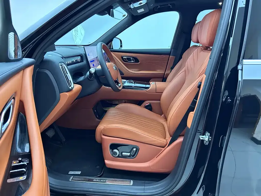 Geely Galaxy M9 — фото 9