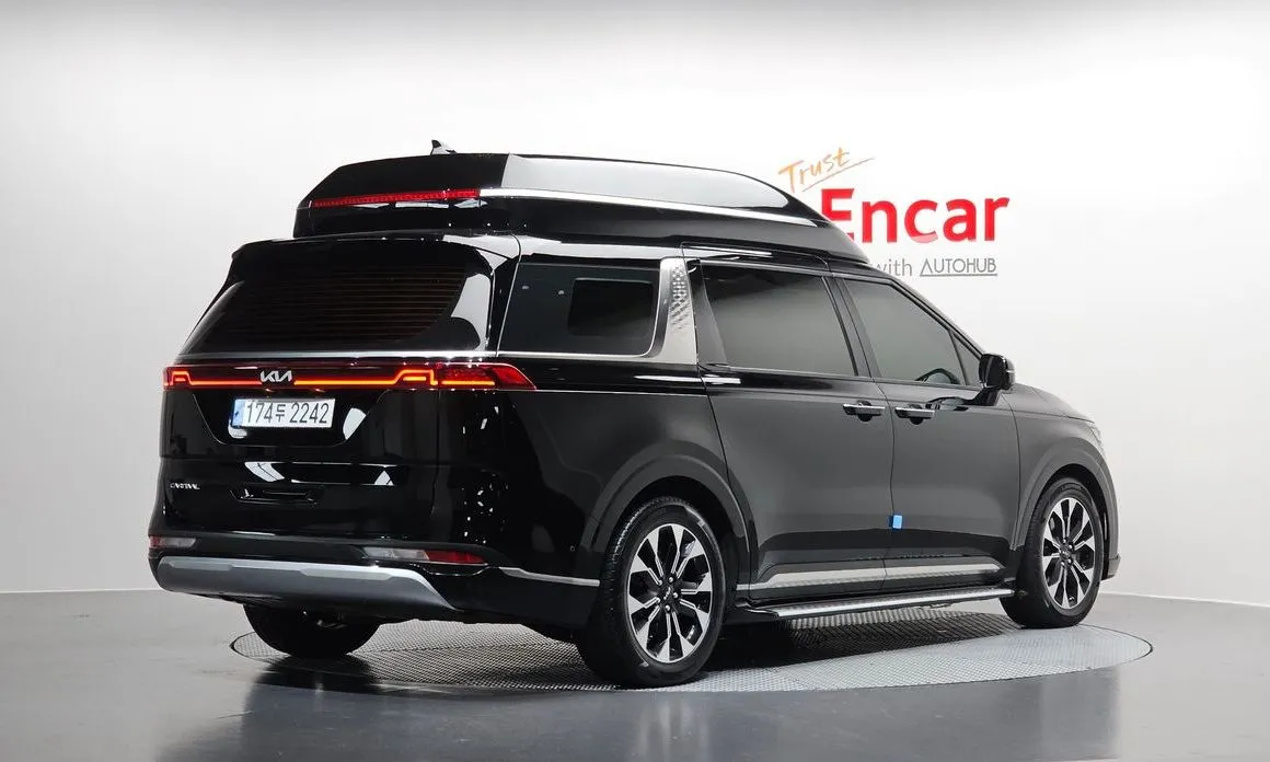 Kia Carnival — фото 10