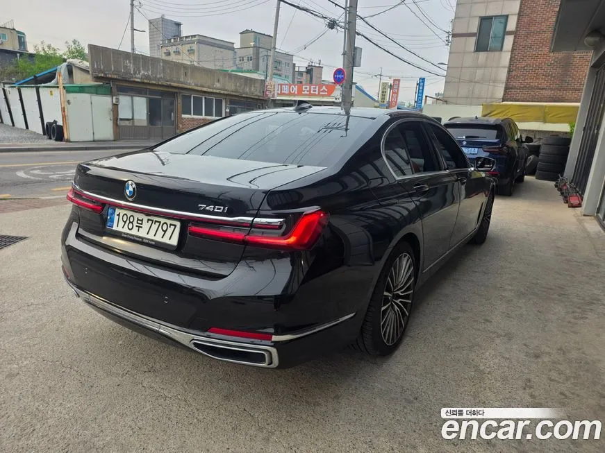 BMW 7-Series — фото 8
