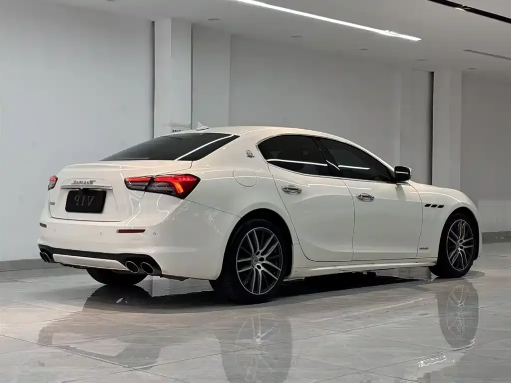 Maserati Ghibli — фото 9