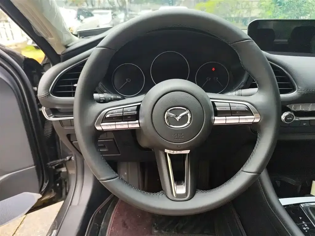 Mazda 3 Axela — фото 4
