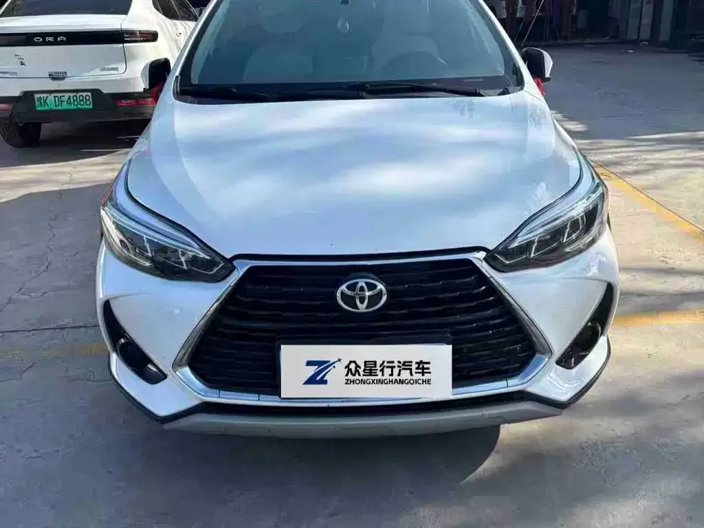 Toyota Yaris L — фото 2