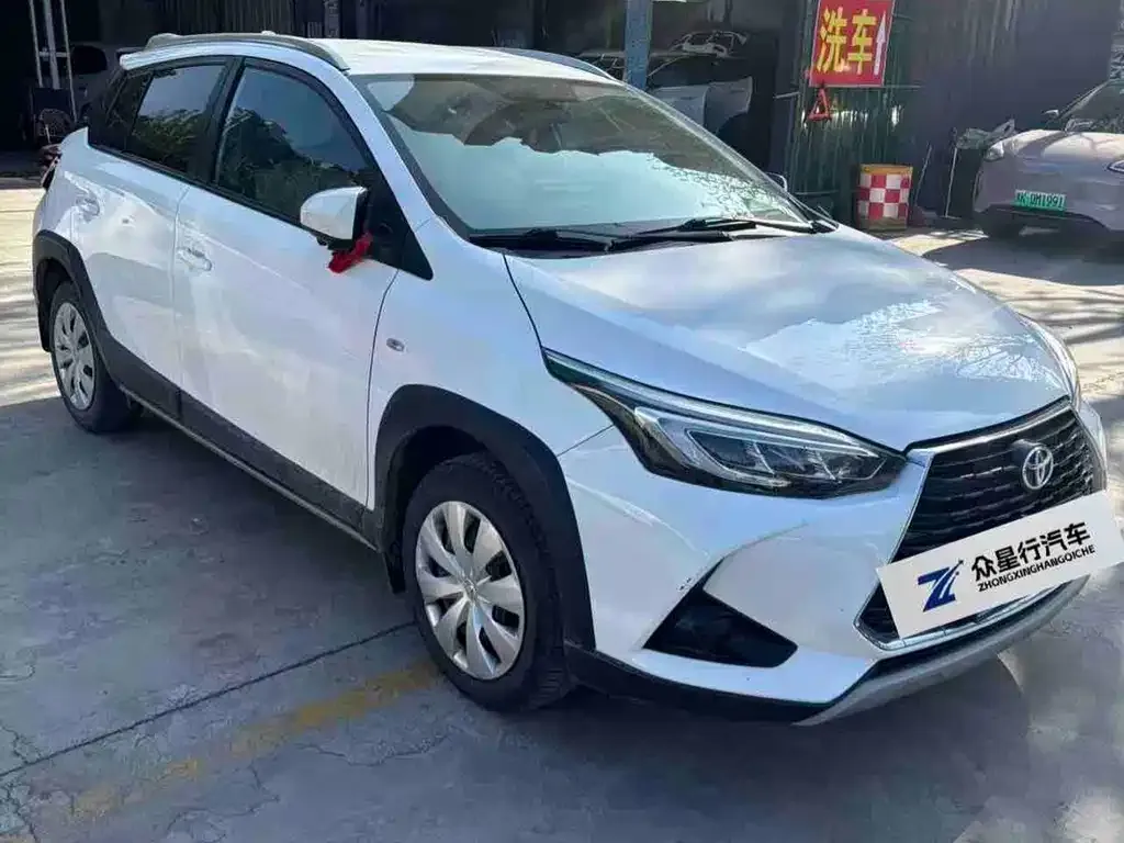 Toyota Yaris L — фото 4