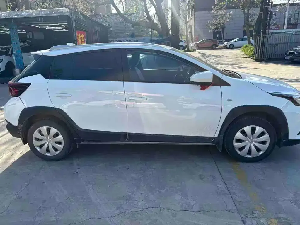 Toyota Yaris L — фото 9
