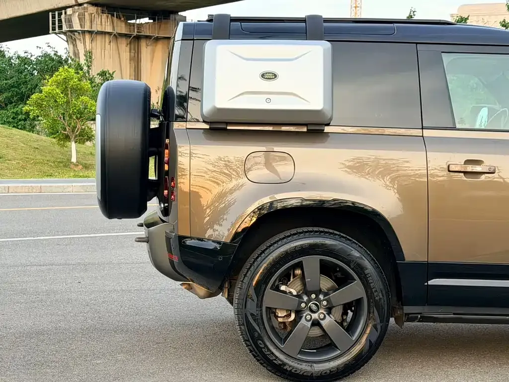 Land Rover Defender — фото 3