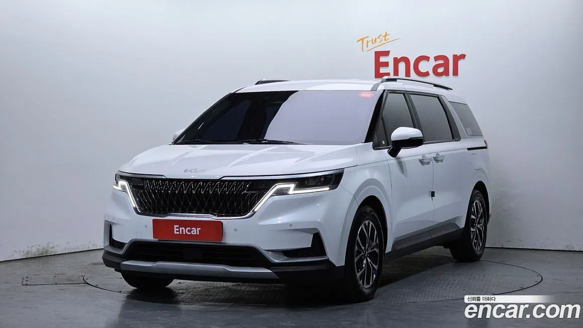 Kia Carnival — фото 1