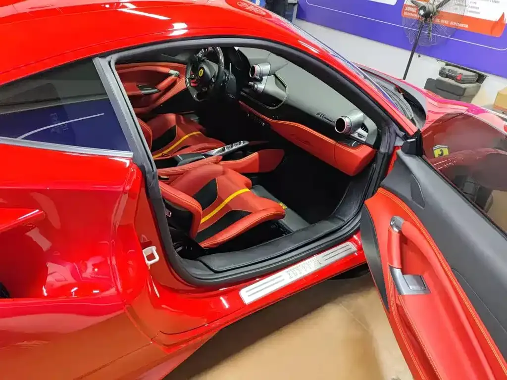 Ferrari F8 — фото 6