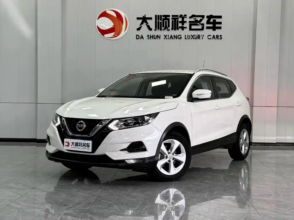 Nissan Qashqai — фото 1