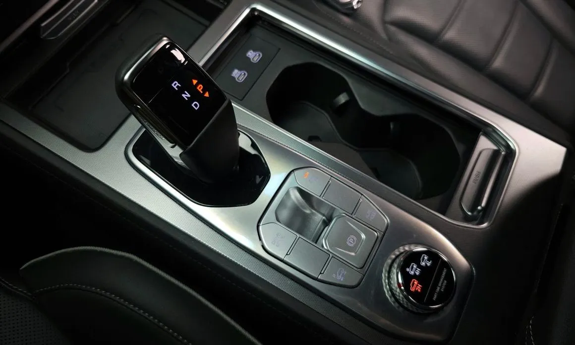 KG Mobility (Ssangyong) Rexton — фото 4