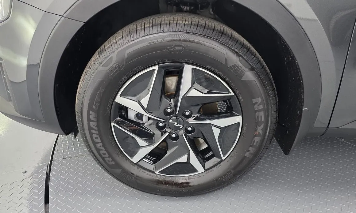 Kia Sorento — фото 9
