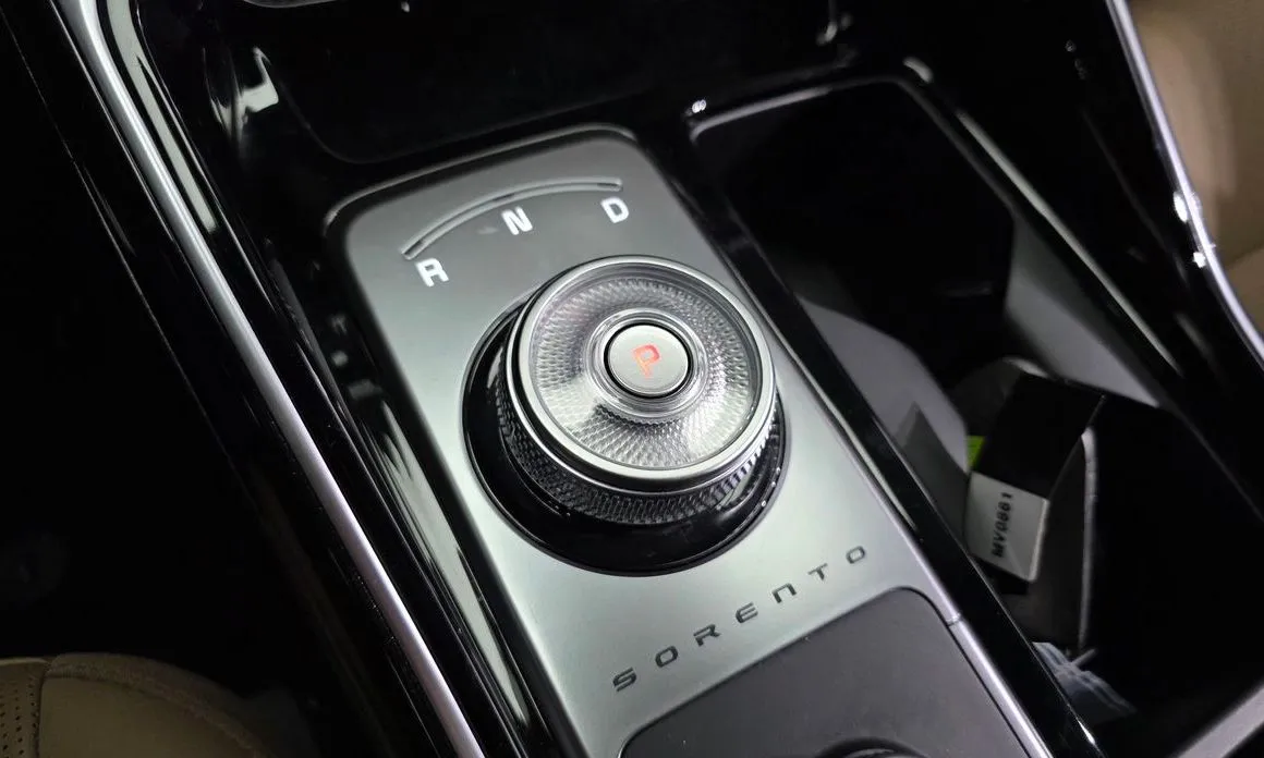 Kia Sorento — фото 5