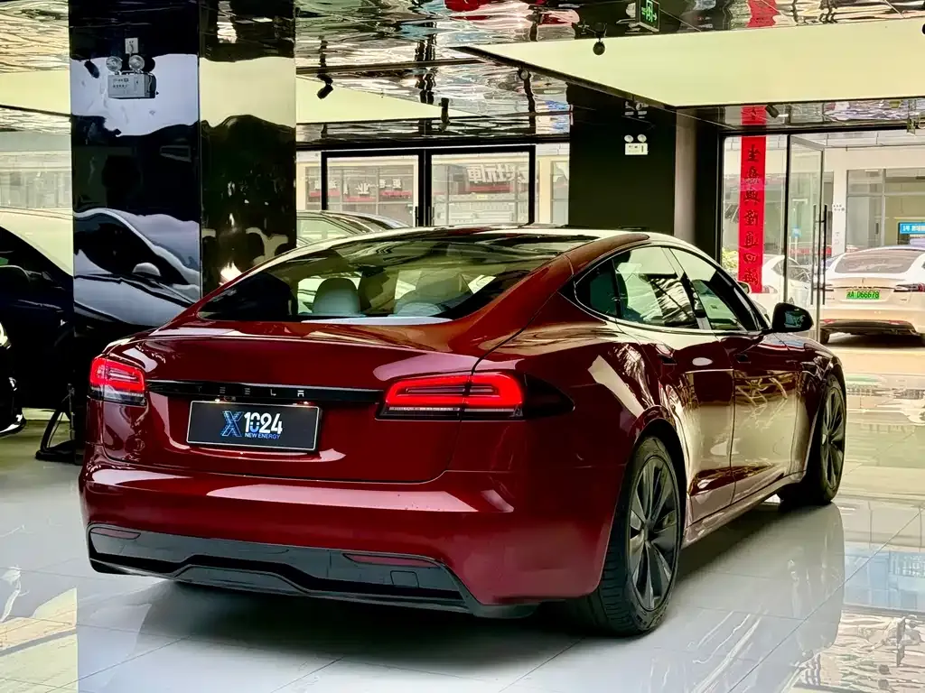 Tesla Model S — фото 3