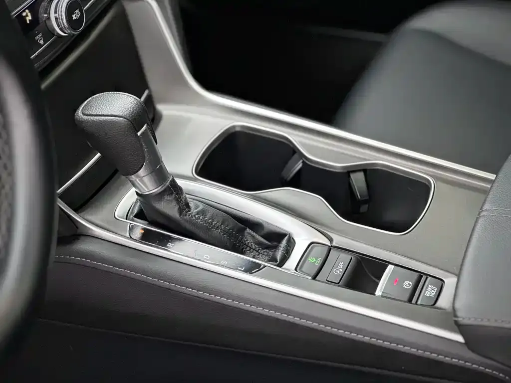 Honda Accord — фото 10