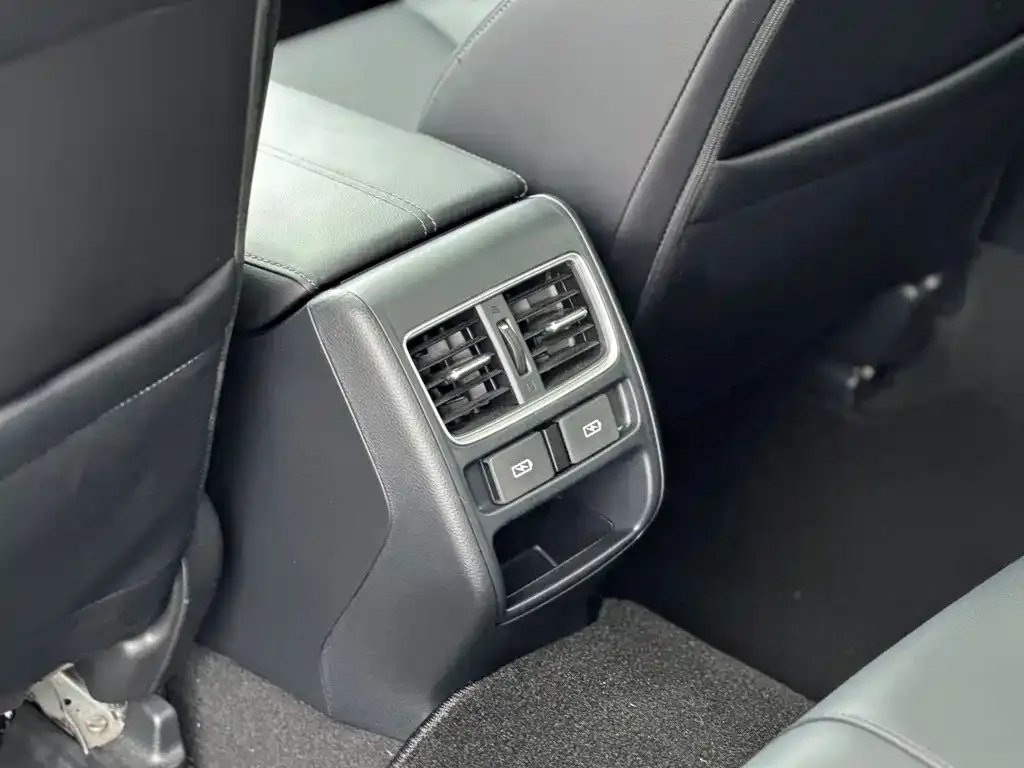 Honda Accord — фото 8