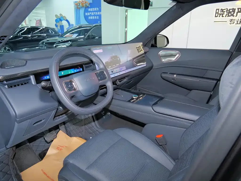 Lynk & Co 900 — фото 10