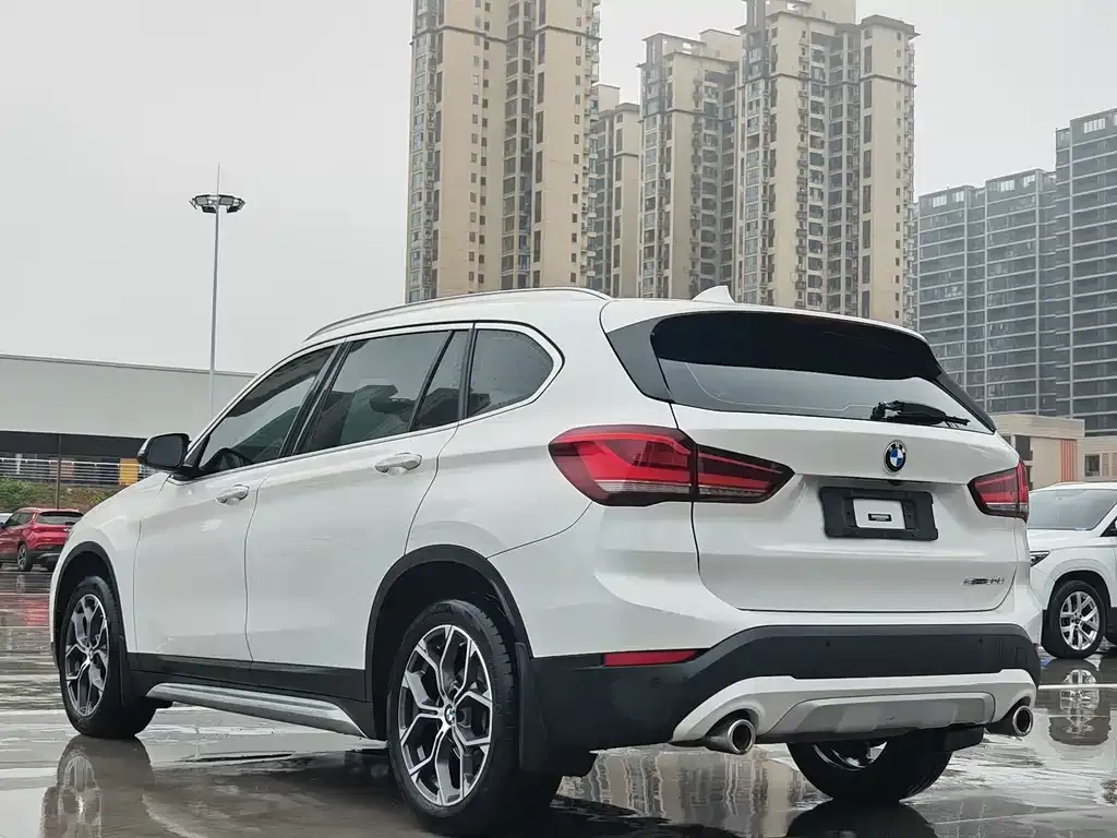 BMW X1 — фото 9