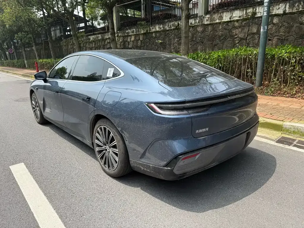 Geely Galaxy Xingyao 8 — фото 10