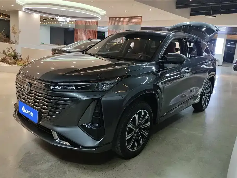 Changan CS75PLUS — фото 1