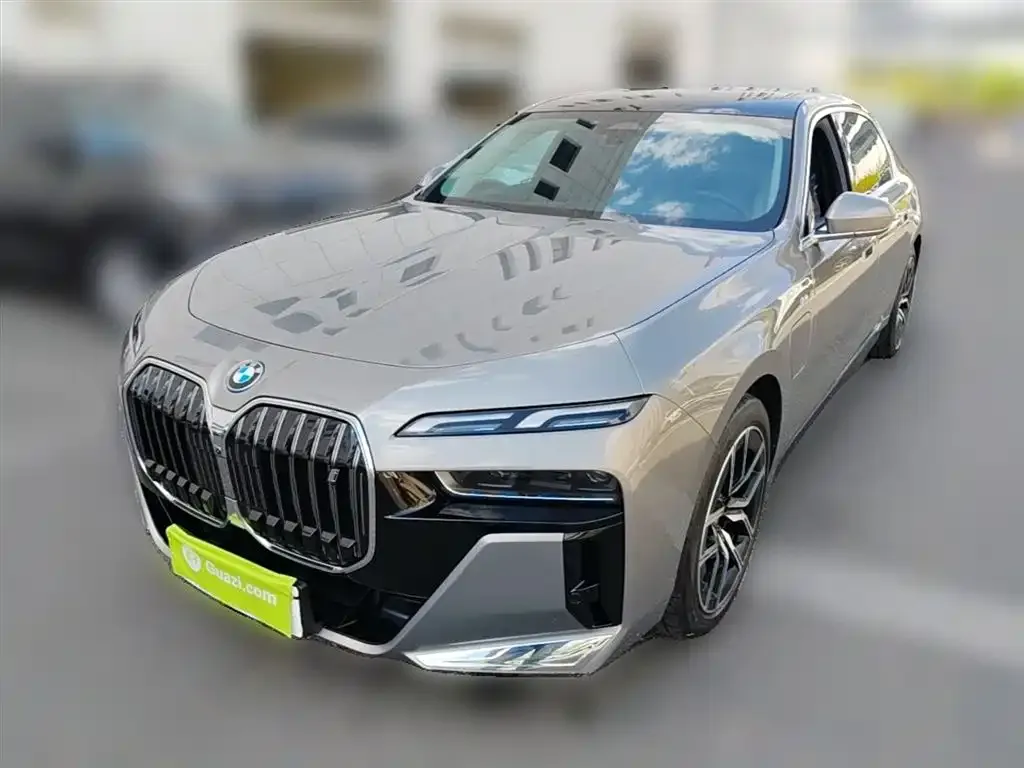 BMW i7 — фото 1