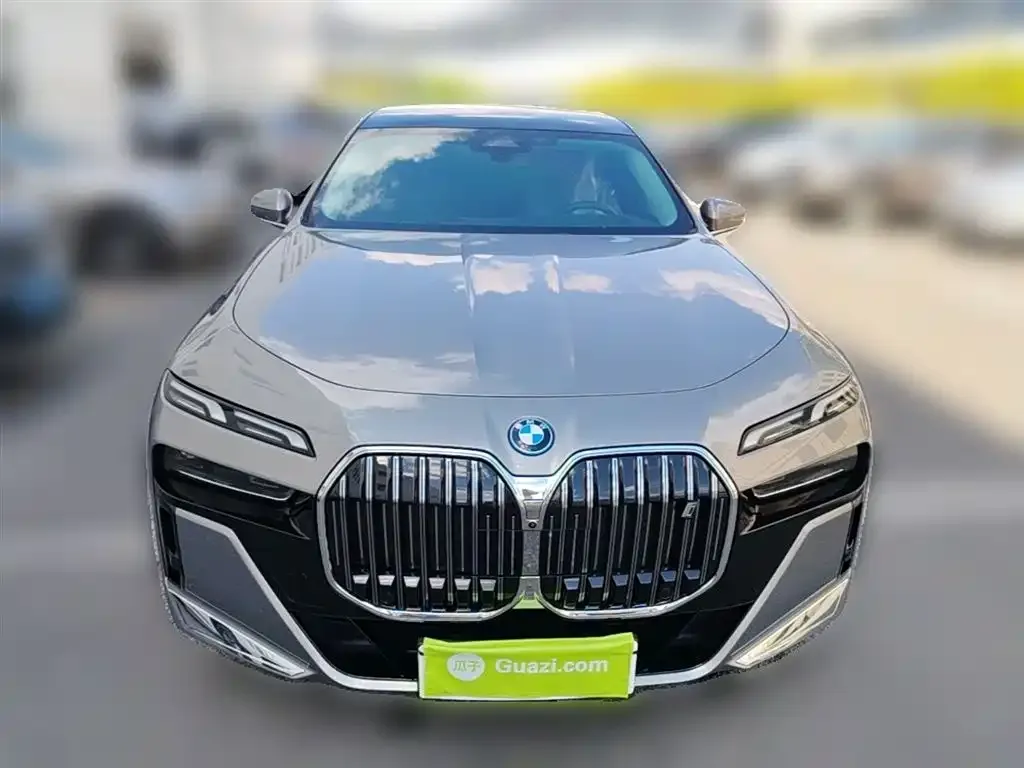 BMW i7 — фото 4