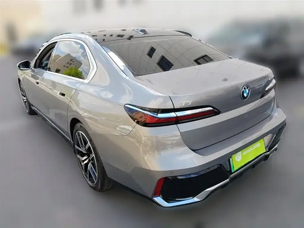 BMW i7 — фото 7