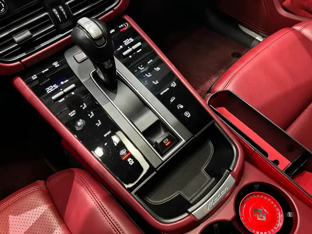 Porsche Macan — фото 10